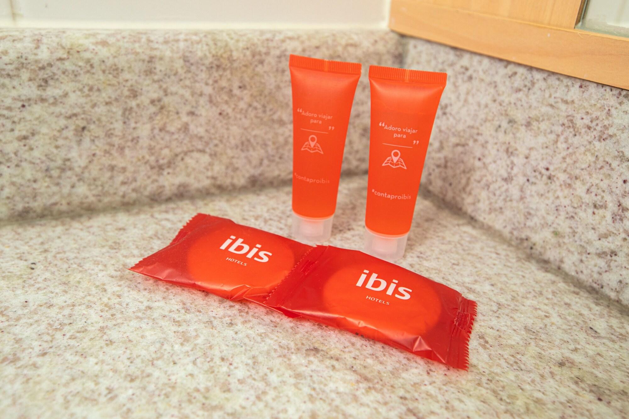 Ibis Vitoria Praia Do Canto מראה חיצוני תמונה