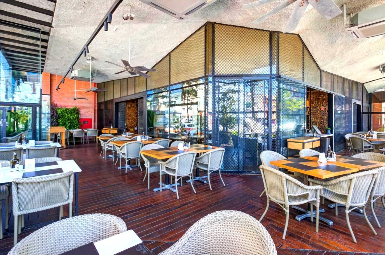 Ibis Vitoria Praia Do Canto מראה חיצוני תמונה
