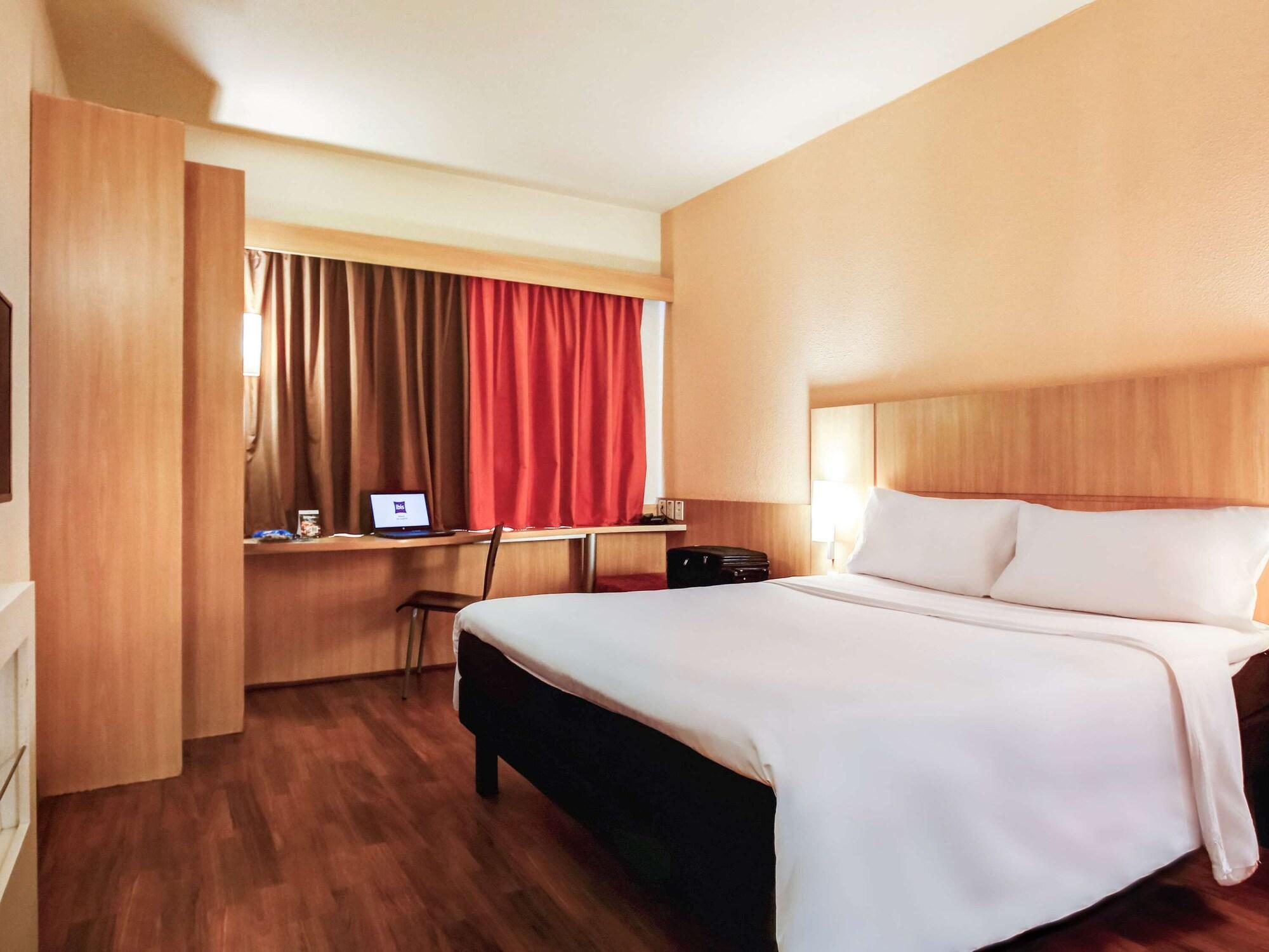 Ibis Vitoria Praia Do Canto מראה חיצוני תמונה
