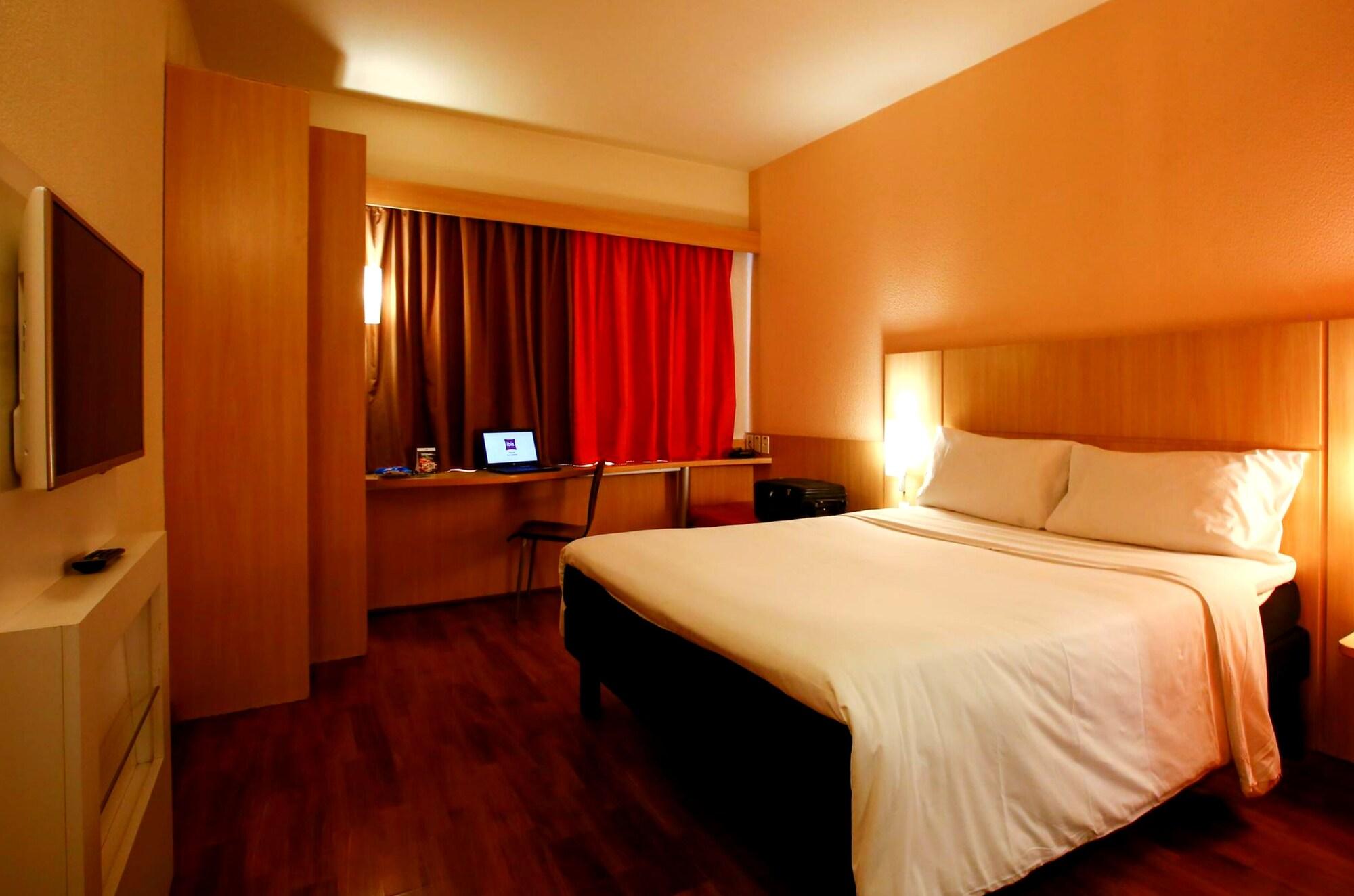 Ibis Vitoria Praia Do Canto מראה חיצוני תמונה